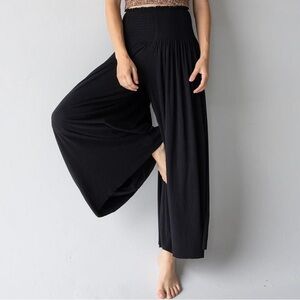 Natural Life Make a Move “Buttersoft” Knit Palazzo Pant in Black